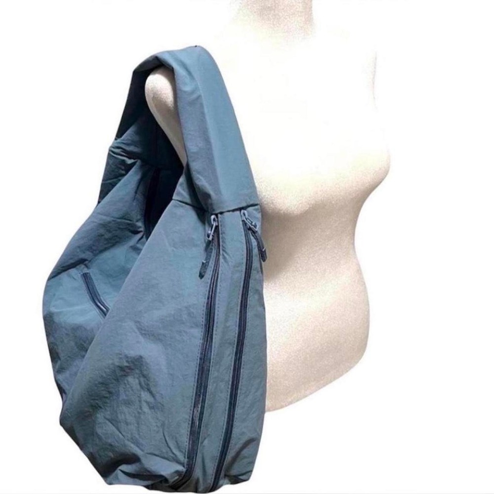Amazing light blue slouchy crescent shoulder bag - large capacity! - Picture 2 of 4